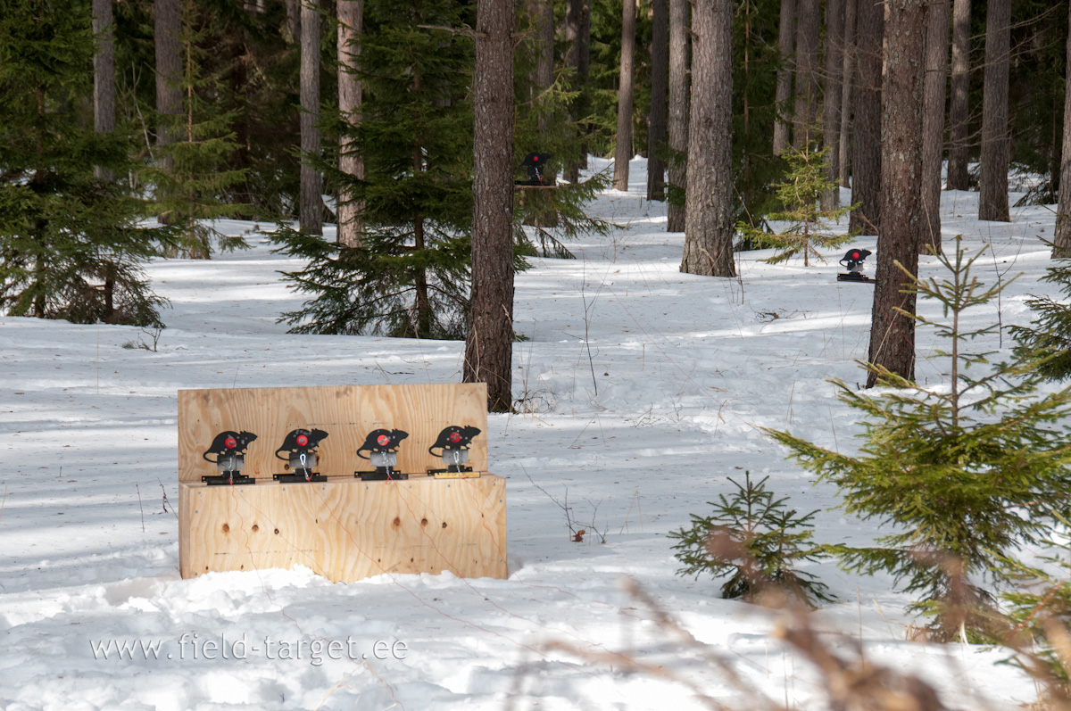...ja vasakul olevad võistlusmärgid paiknesid 15 ja 20 m kaugusel